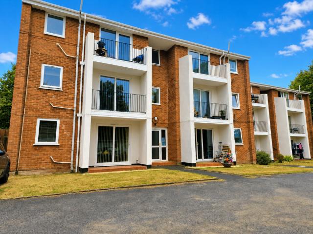 Egerton Court, Preston PR2 2 bed apartment to rent £895 pcm £207 pw