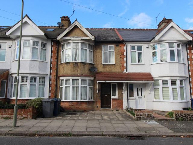 Egerton Gardens, Hendon Central NW4, 4 bed terraced house to rent, £2,500 pcm | PrimeLocation