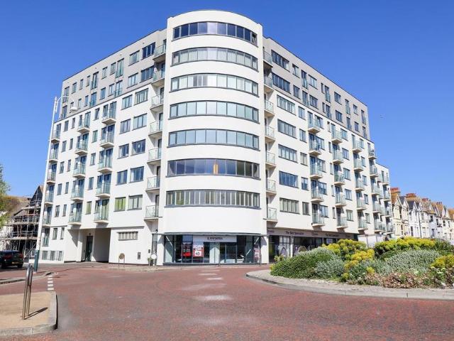 Egerton Road, Bexhill On Sea 3 bed flat to rent £1,350 pcm £312 pw