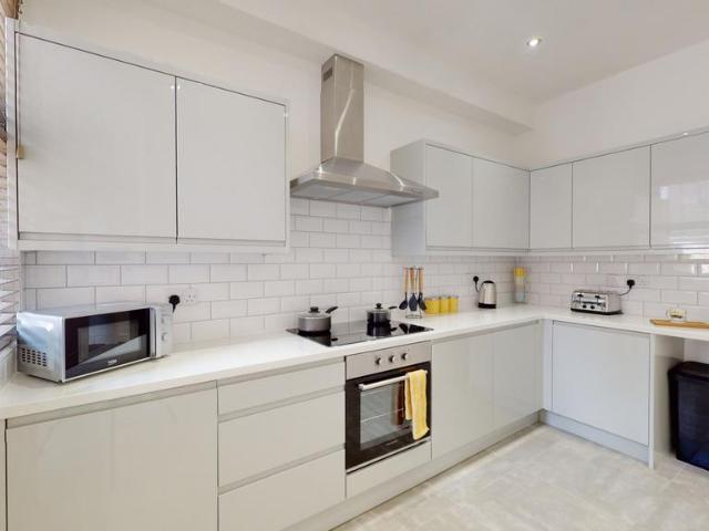 Egerton Road, Liverpool L15 6 bed house to rent £3,874 pcm £894 pw