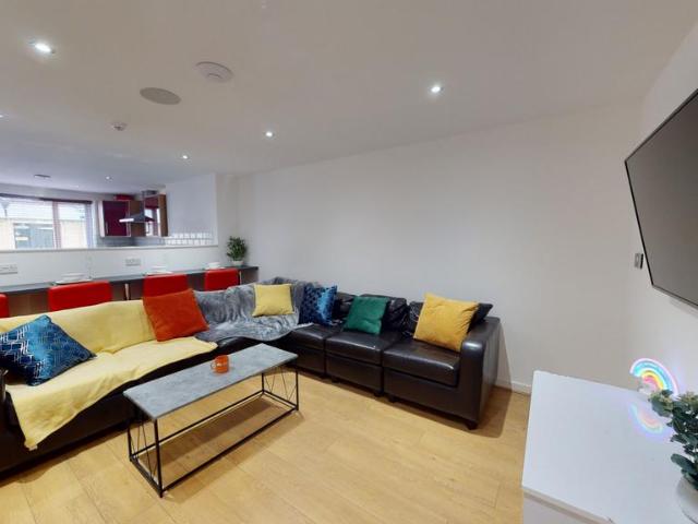 Egerton Road, Liverpool L15 7 bed house to rent £4,520 pcm £1,043 pw