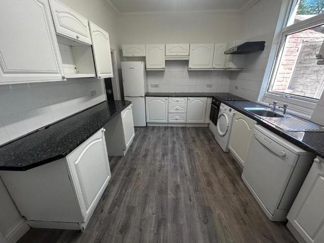 Egerton Road, Walkden, Worsley 2 bed semi detached house to rent £1,000 pcm £231 pw