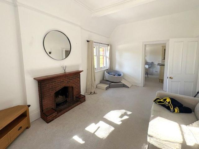 Egerton Road, Weybridge, Surrey, KT13