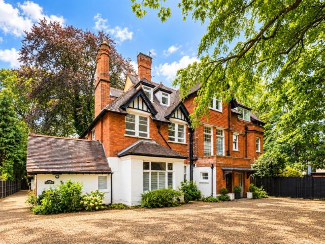 Egerton Road, Weybridge 2 bedrooms Property for lettings Seymours