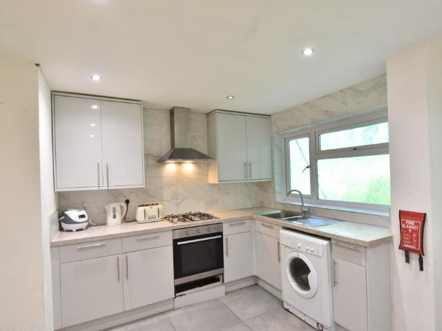 Egginton Road, Brighton 4 bed semi detached house to rent £2,250 pcm £519 pw