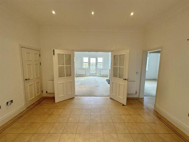 Egham Hill, Egham TW20, 2 bed flat to rent, £1,650 pcm | PrimeLocation