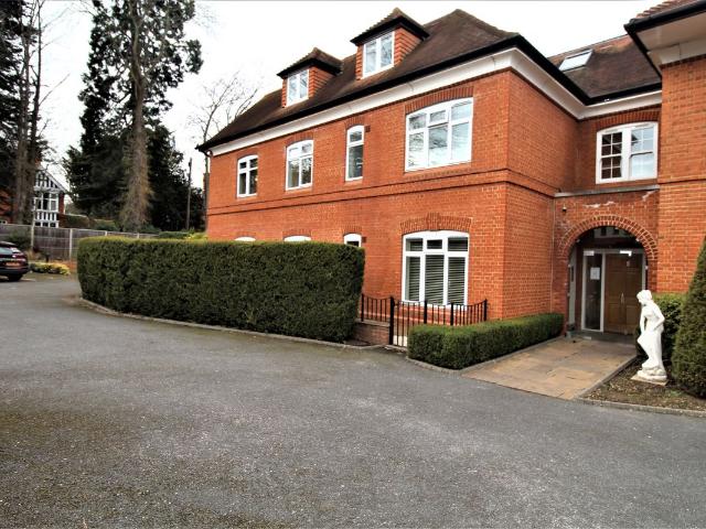 Egham Hill, Englefield Green TW20, 2 bed flat to rent, £2,100 pcm | PrimeLocation
