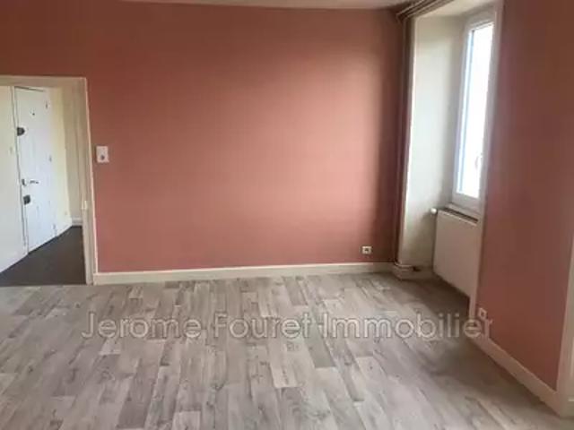 Egletons 19300 Location appartement 2 pièces t2 parking