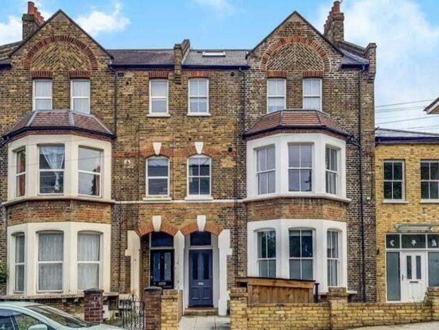 Eglinton Hill, Shooters Hill, SE18 2 bed flat to rent £1,800 pcm £415 pw