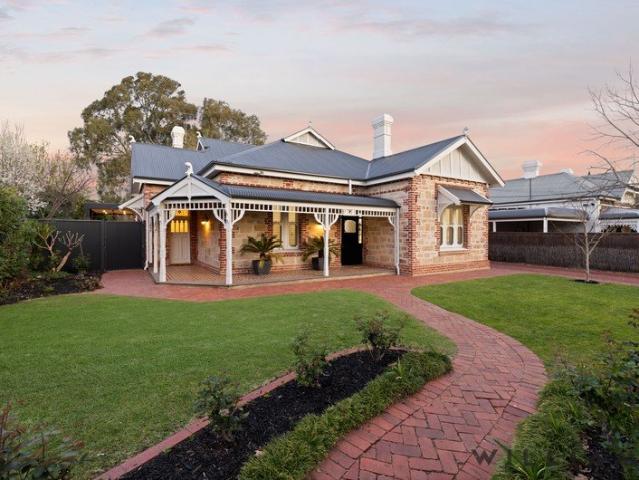 EGLINTON HOUSE C.1915 TIMELESS LUXURY ON FIRST