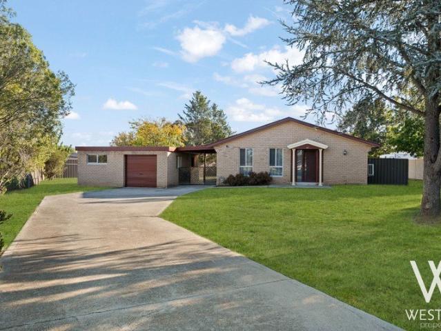 EGLINTON LUXURY: RENOVATED HOME ON 1,646 sqm