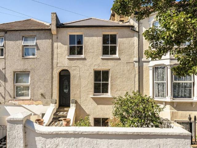 Eglinton Road, Woolwich 3 bed terraced house to rent £2,400 pcm £554 pw