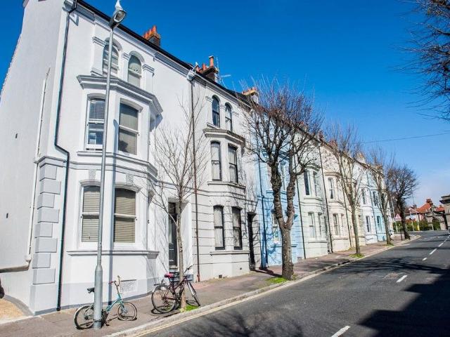 Egremont Place, Brighton BN2, 1 bed flat to rent, £1,200 pcm | PrimeLocation