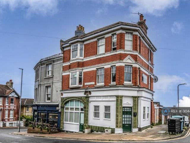 Egremont Place, Brighton, BN2 1 bed in a flat share to rent £651 pcm £150 pw