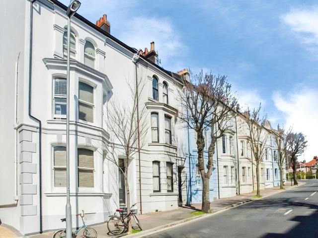 Egremont Place, Brighton, East Sussex BN2, 1 bed flat to rent, £1,200 pcm | PrimeLocation