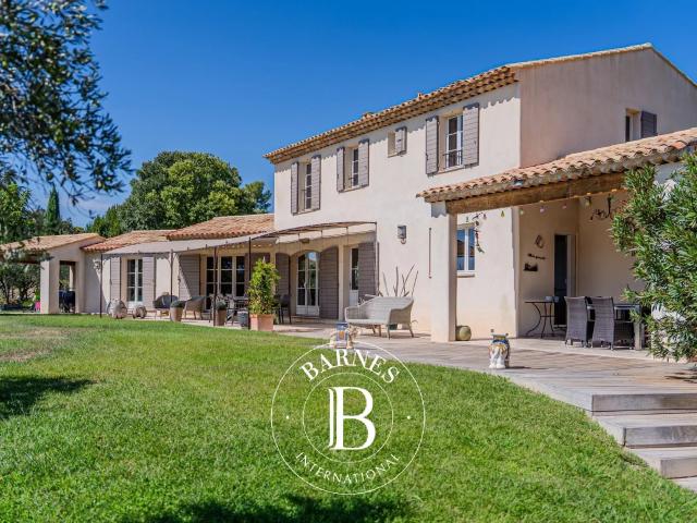 Eguilles Maison 220m² Surface Totale 260m² 4 Chambres. 220m² Aix en Provence