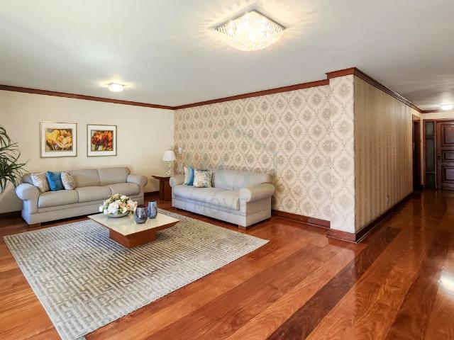 11132 Ed. Vila Romana Excelente apartamento á venda de 252,59m² no centro de Poços de Caldas MG