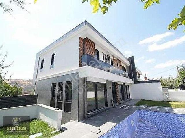 Ed desticiler Orhangazi Mahallesinde Satılık Lüx Villa
