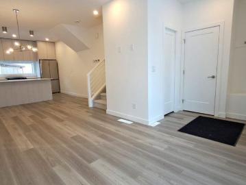 Edmonton Unfurnished townhouse Rental in Idylwylde Stylish 3 Bedroom Home With Dual Master Suites!