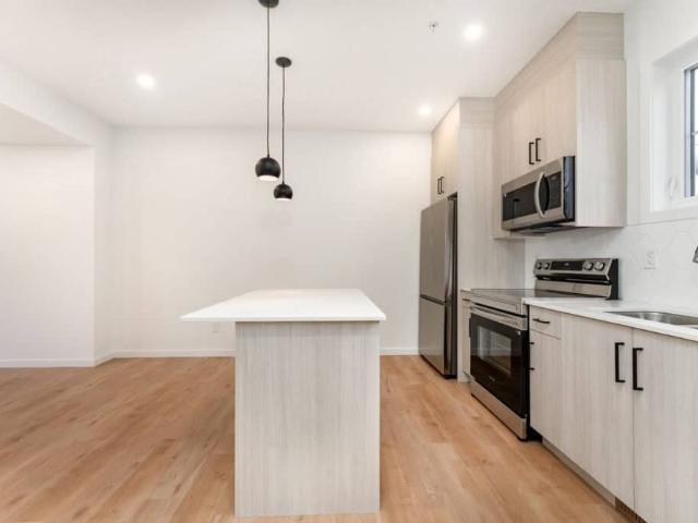 Edmonton Unfurnished townhouse Rental in Prince Charles Contemporary and unique 2 bedroom Main Floor Suite