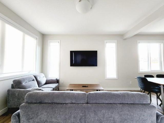 Edmonton Unfurnished townhouse Rental in Spruce Avenue HIGHLY DESIRED 3 Bed Townhome Near Kingsway Mall