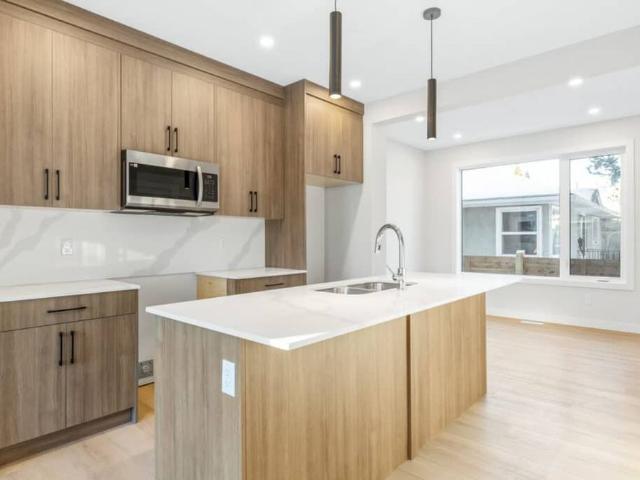 Edmonton Unfurnished townhouse Rental in Westmount Be the FIRST To Live In This NEW DUAL MASTER BATH TOWNHOME!
