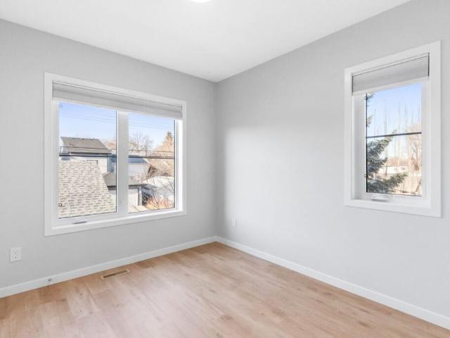 Edmonton Unfurnished townhouse Rental in Westmount Executive 3 Bedroom Main Floor Suite in Edmonton’s Trendy 122 St District