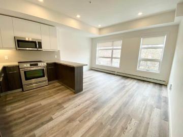 Queen Alexandra, Edmonton, Alberta - Parking