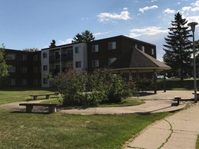 Edmonton Unfurnished Condo Rental in Royal Gardens Quiet Two Bedroom Within Walking Distance to LRT