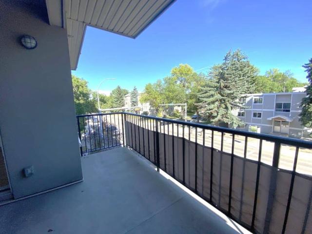 Edmonton Unfurnished Condo Rental in University & Whyte Ave Chic and Spacious 1 + Den near the heart of Old Strathcona!