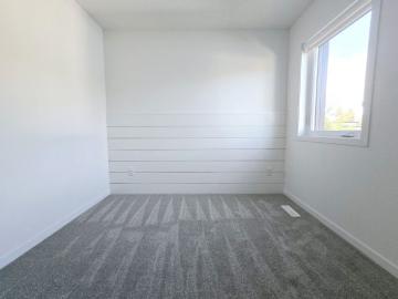 House to rent in Calder, Edmonton - Parking