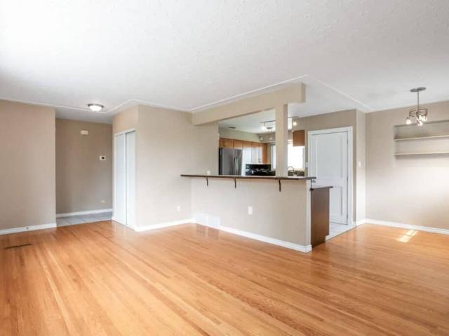 Edmonton Unfurnished house Rental in Wellington Cozy 3 Bedroom Main Floor Includes Utilities!
