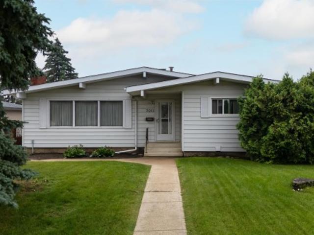 7011 Avenue Nw, Edmonton, AB, T5C 2M9 house for sale | Listing ID E4500 | Royal LePage
