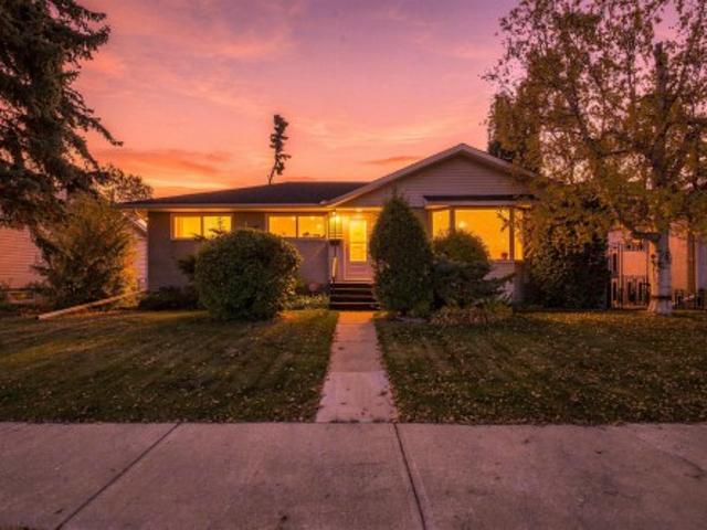 10520 Lauderdale Road Nw, Edmonton, AB, T5E 5R5 house for sale | Listing ID E4512 | Royal LePage