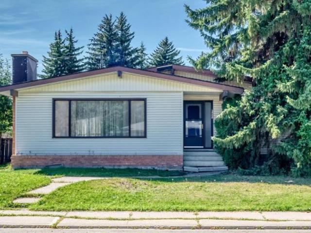 Edmonton, AB, T6J 1Z9 house for sale | Listing ID E4506 | Royal LePage