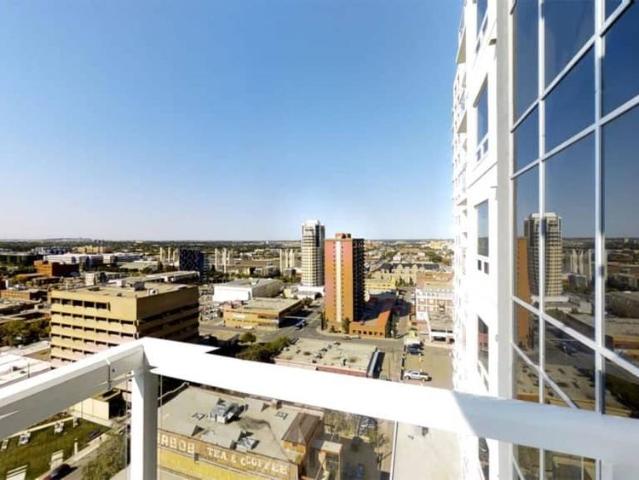 Edmonton Furnished Condo Rental in Downton Bright Modern Suite | Fox Towers