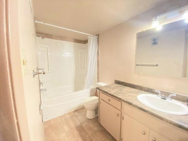 Edmonton Furnished Condo Rental in Downtown Affordable Suite in Desirable Glenora