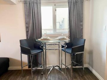 King Edward Park, Edmonton, Alberta - Equipped kitchen