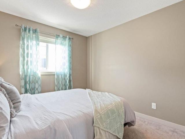 Edmonton Furnished townhouse Rental in Starling Beautiful Home In Quiet Neighborhood Close To St. Albert