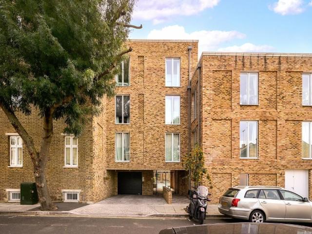 Edmonton, London N9, 2 bed flat to rent, £1,599 pcm | PrimeLocation