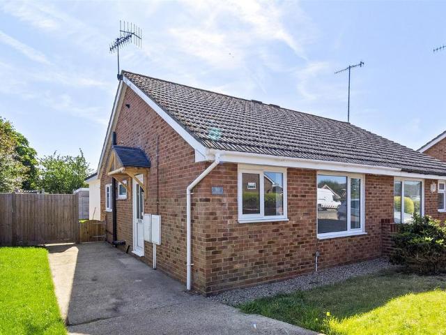 Edmonton Road, Worthing BN13 3 bed bungalow to rent £1,650 pcm £381 pw