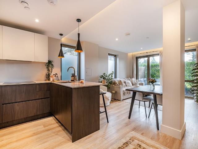 Edna Road, London SW20, 1 bed flat to rent, £2,250 pcm | PrimeLocation