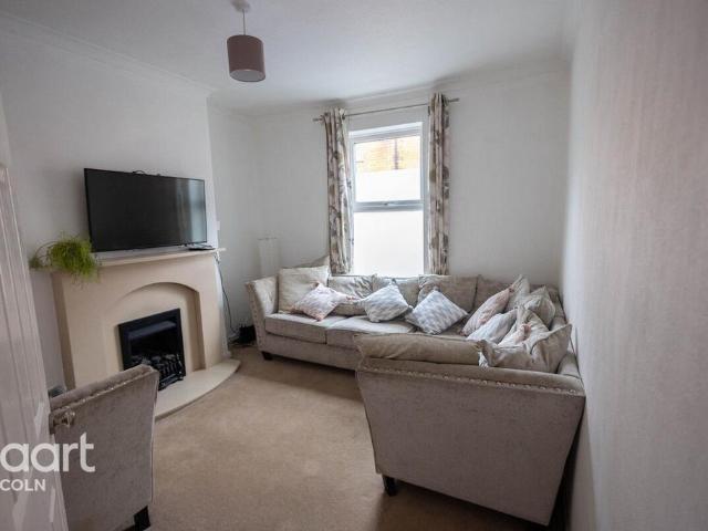 Edna Street, LINCOLN 3 bed terraced house to rent £1,095 pcm £253 pw