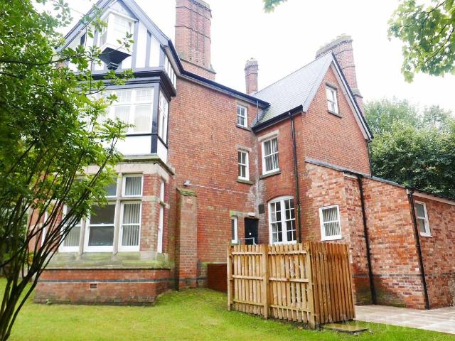 Ednam Road, Dudley DY1, 2 bed flat to rent, £775 pcm | PrimeLocation