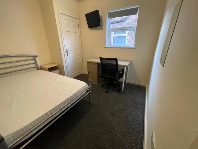 Ednaston Road, Nottingham NG7 6 bed house share to rent £525 pcm £121 pw
