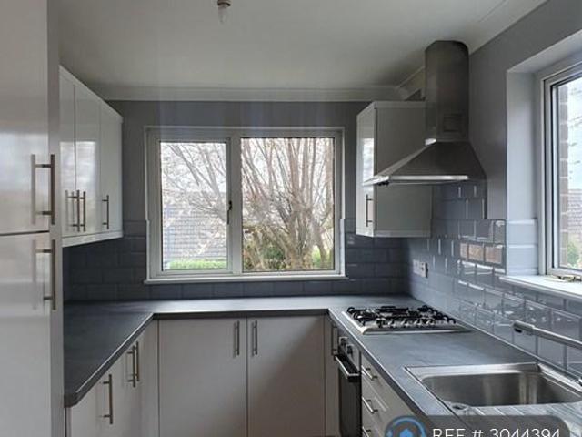 Edale Close, Derby, DE22 3 bed semi detached house to rent £1,250 pcm £288 pw