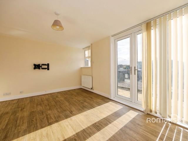 Eddy Road, Aldershot, Hampshire GU12, 3 bed terraced house to rent, £1,750 pcm | PrimeLocation