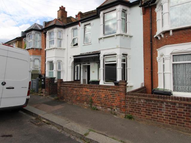 Eddystone Road, Brockley SE4 3 bed terraced house to rent £2,850 pcm £658 pw