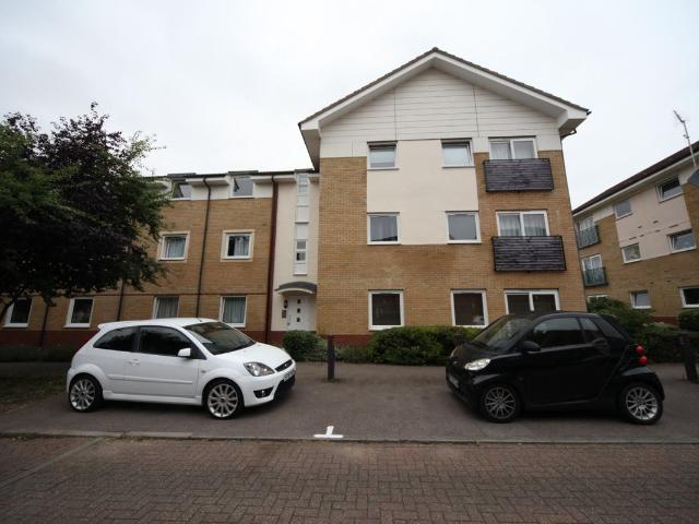 Eddington Crescent, Welwyn Garden City, Hertfordshire AL7, 2 bed flat to rent, £1,500 pcm | PrimeLocation