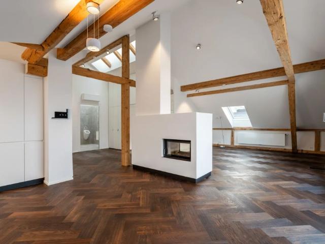 EDEL & EXKLUSIV: Modern alpine, ca. 150 m² große, klimatisierte Dachgeschosswohnung mit 2 Dachterrassen NAHE Innsbruck zu mieten!